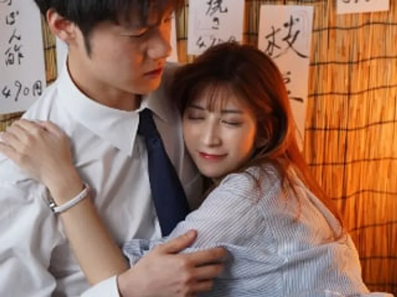 Chịch từ phòng bếp ra ban công bé sinh viên cong mông rên sướng với phê quá anh ơi